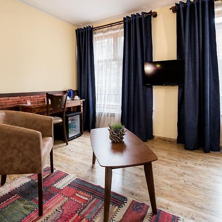 Metekhi'S Galavani Hotel Тбилиси Екстериор снимка