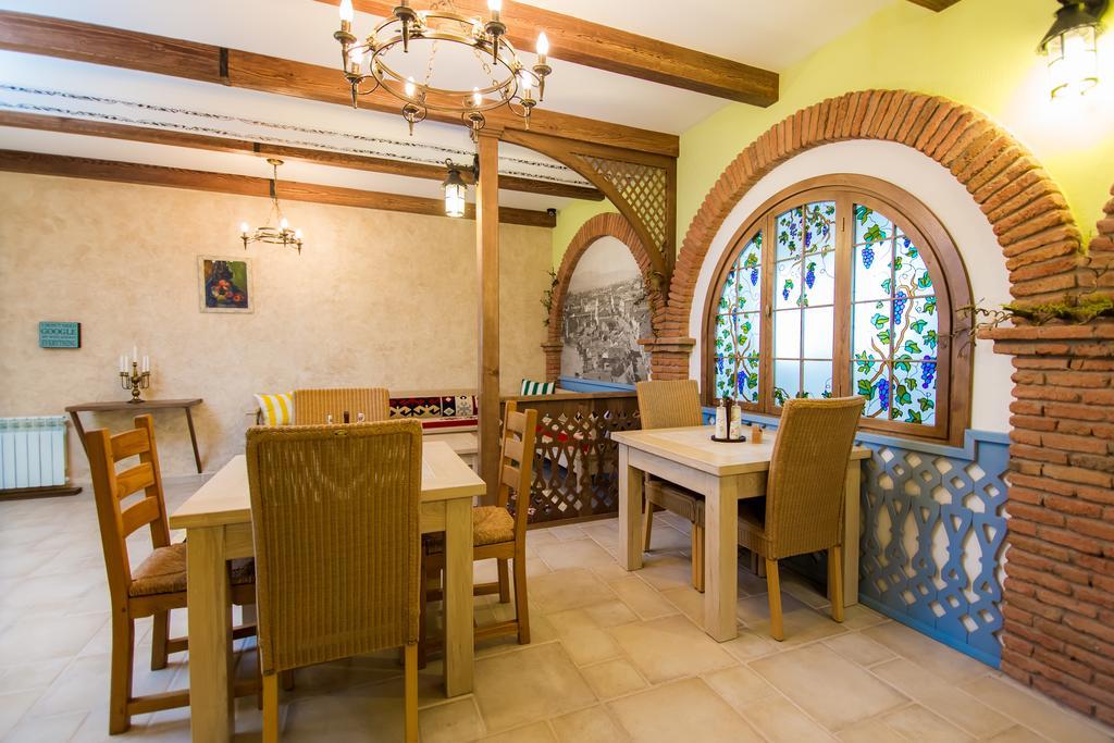 Metekhi'S Galavani Hotel Тбилиси Екстериор снимка