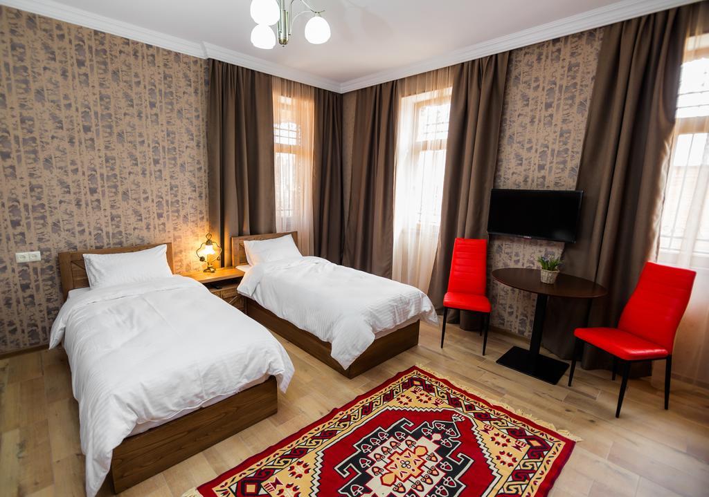 Metekhi'S Galavani Hotel Тбилиси Стая снимка
