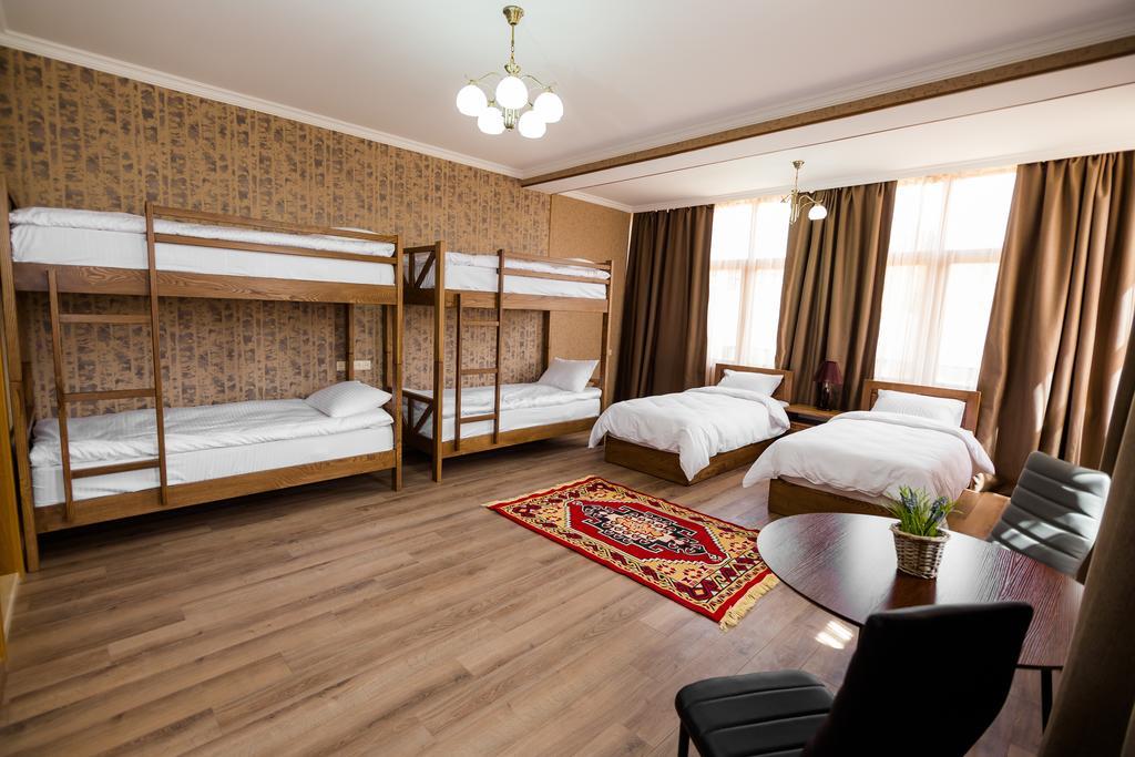 Metekhi'S Galavani Hotel Тбилиси Екстериор снимка
