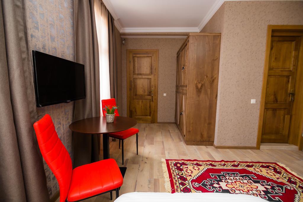Metekhi'S Galavani Hotel Тбилиси Екстериор снимка