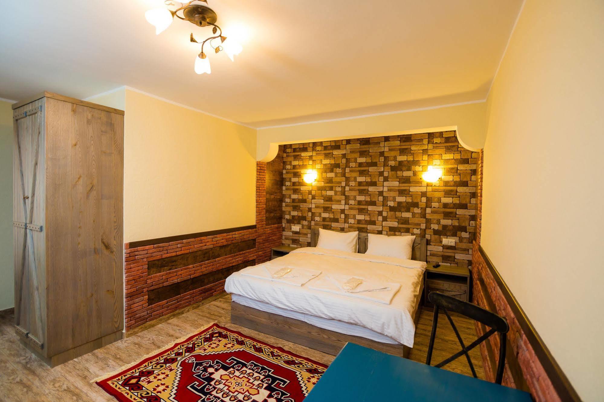 Metekhi'S Galavani Hotel Тбилиси Екстериор снимка